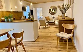Komfort - Suite Zentral, Mit Balkon Und Waschmaschine
